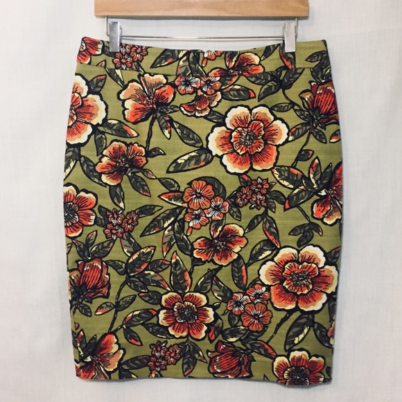 LOFT Dresses & Skirts - LOFT Green Floral Woven Pencil Skirt 
Sz 12